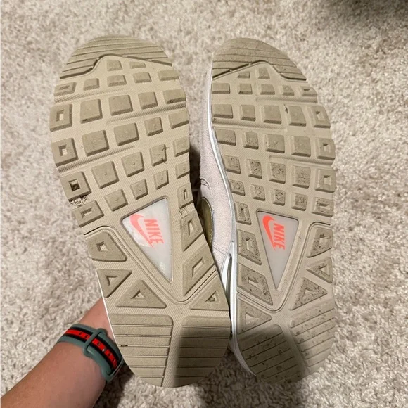 Women’s Nike Aur Max Command - Picture 5 of 7